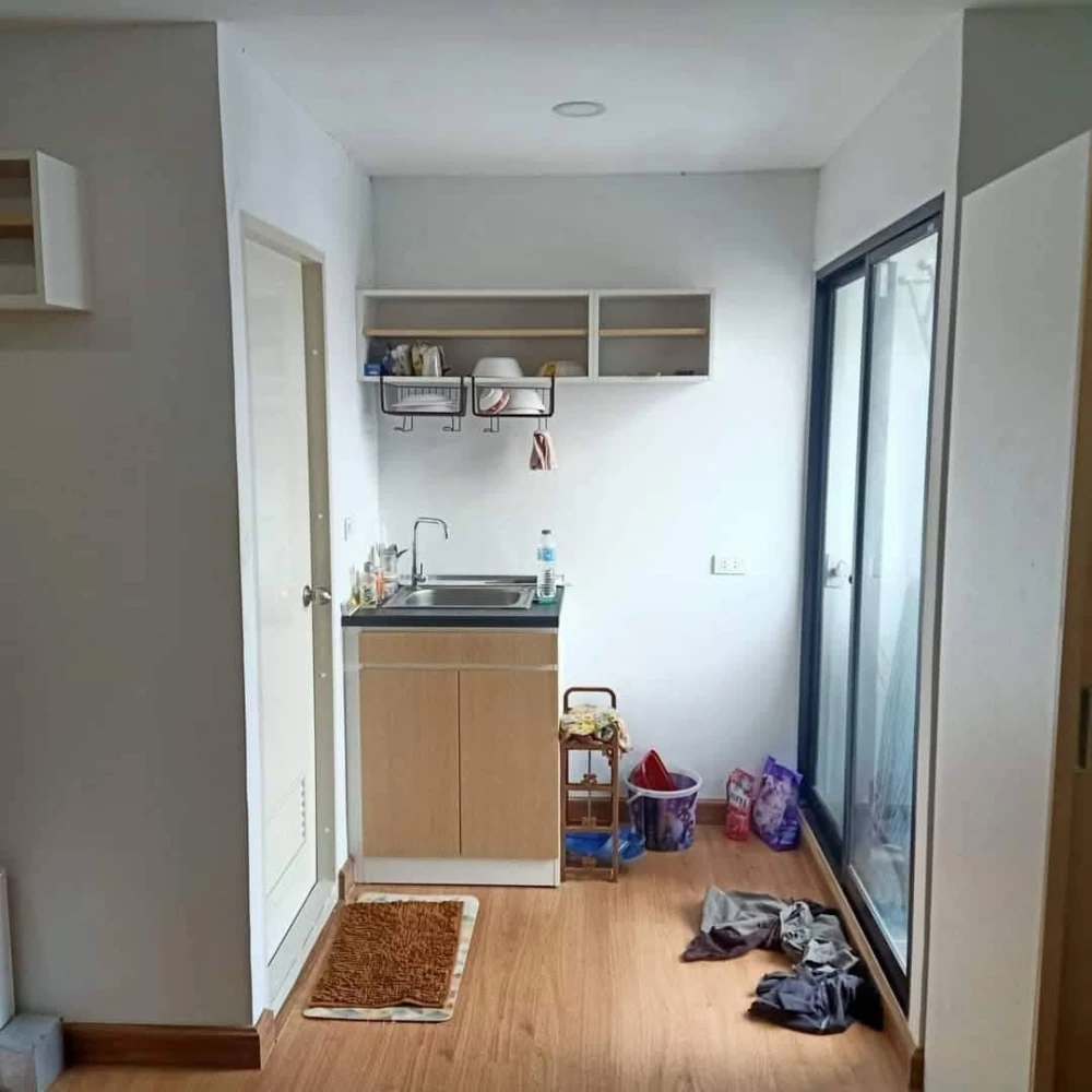 For rent: The Diamond Nawa Nakhon-Taladthai, 4th floor, nice room, comes with decorations ready to move in, book now.