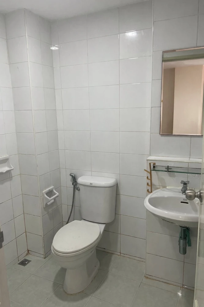 For rent: The Diamond Nawa Nakhon-Taladthai, 6th floor. Nice, fully furnished unit. Book now! (Urgent!)
