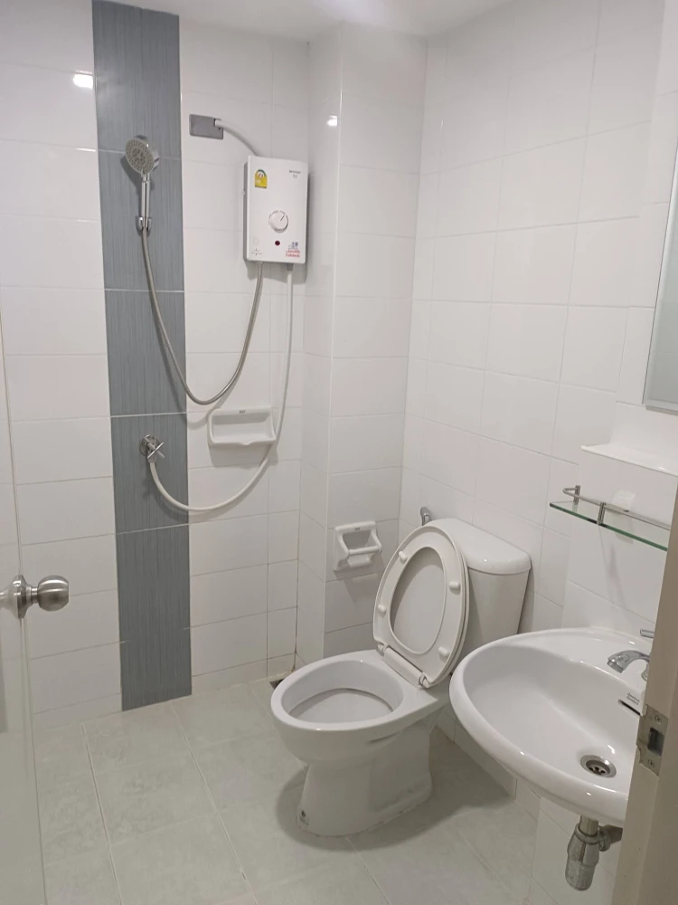 For rent: The Diamond Nawa Nakhon-Taladthai, 7th floor, fully furnished, comfortable unit. Book now!