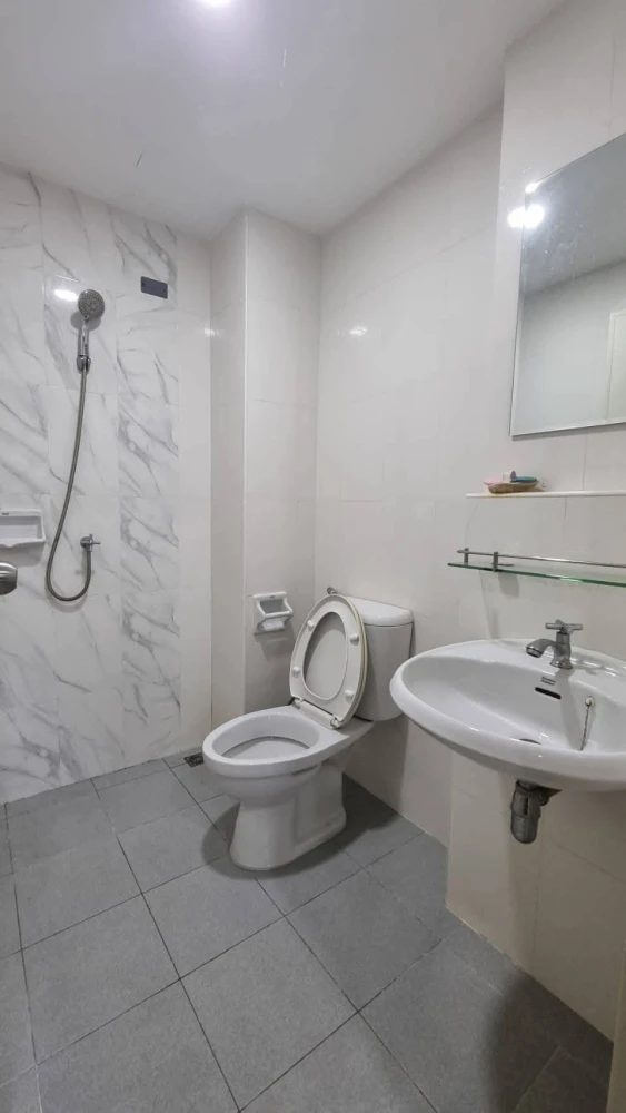 For rent: The Diamond Nawa Nakhon-Taladthai, 7th floor, nice room, fully furnished, reserve now, hurry!