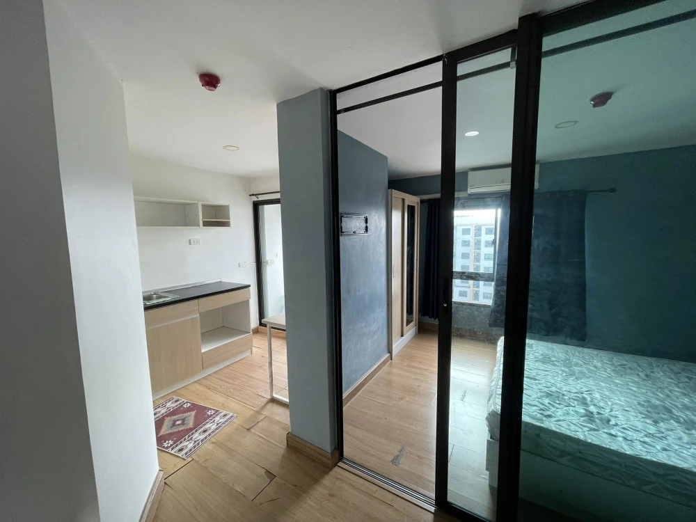 For rent: The Diamond Nawa Nakhon-Taladthai, 8th floor, nice room, fully furnished, hurry and book now, urgent.