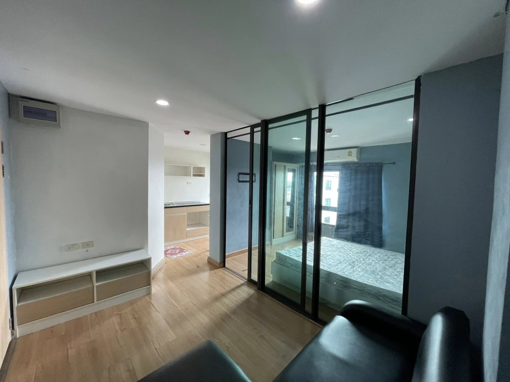 For rent: The Diamond Nawa Nakhon-Taladthai, 8th floor, nice room, fully furnished, hurry and book now, urgent.