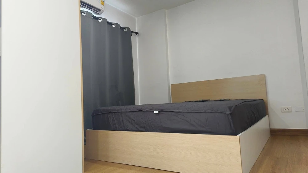 For rent: The Diamond Nawa Nakhon-Taladthai, 8th floor, fully furnished, very livable. Book now!