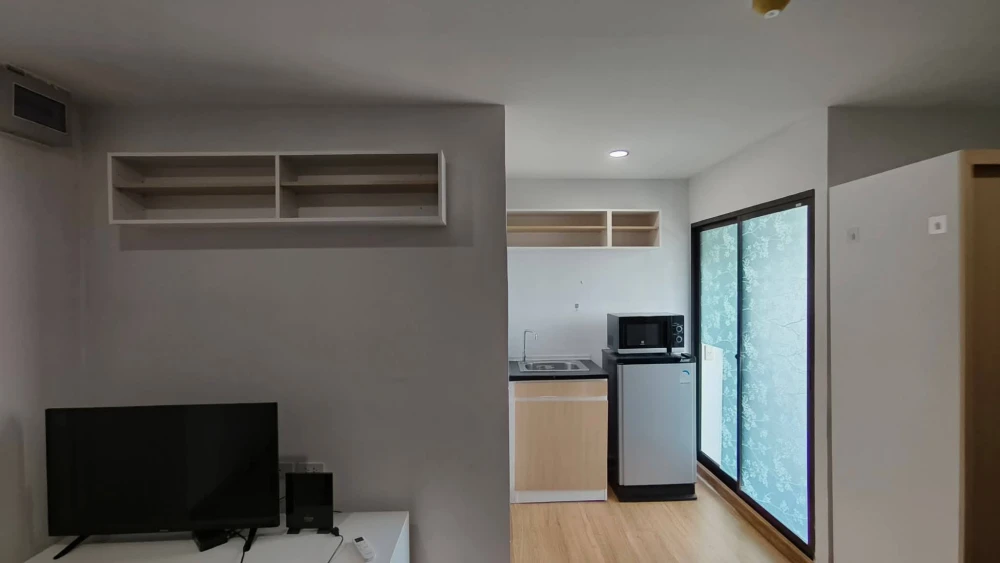 For rent: The Diamond Nawa Nakhon-Taladthai, 8th floor, fully furnished, very livable. Book now!