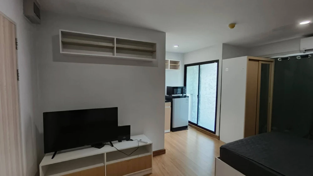 For rent: The Diamond Nawa Nakhon-Taladthai, 8th floor, fully furnished, very livable. Book now!