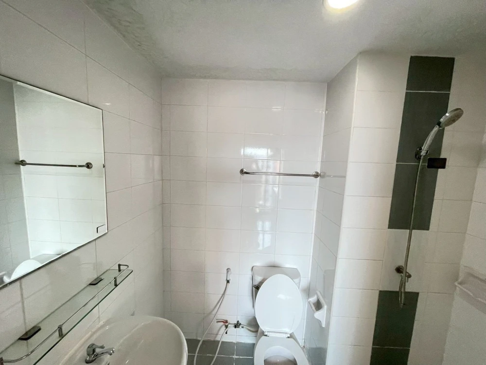 For rent: The Diamond Nawa Nakhon-Taladthai, 8th floor, fully furnished, very comfortable. Book now!