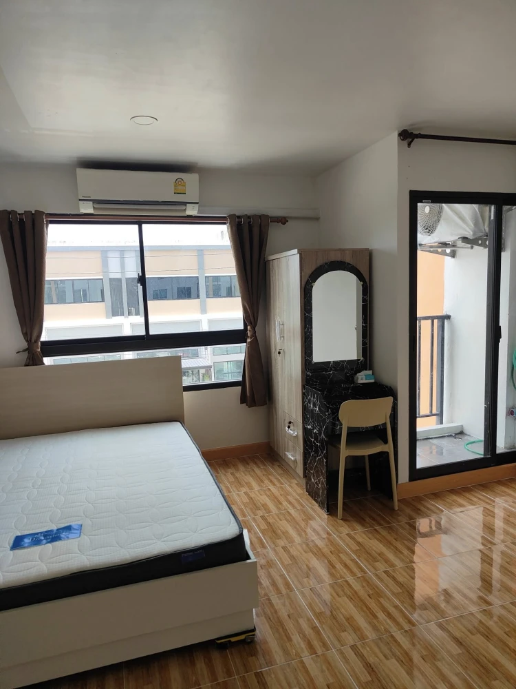 For rent: The Diamond Nawa Nakhon-Taladthai, a nice room on the 3rd floor, fully furnished, hurry and reserve now!
