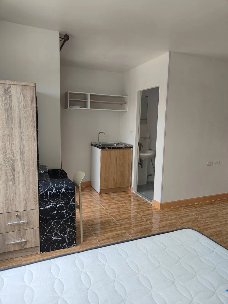 For rent: The Diamond Nawa Nakhon-Taladthai, a nice room on the 3rd floor, fully furnished, hurry and reserve now!