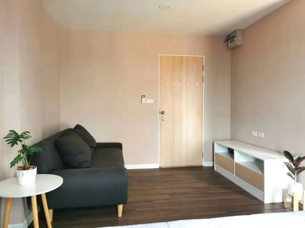 For rent: The Diamond Nawa Nakhon-Taladthai, a lovely room on the 7th floor, decorated in a cool theme, fully furnished. Reserve now!
