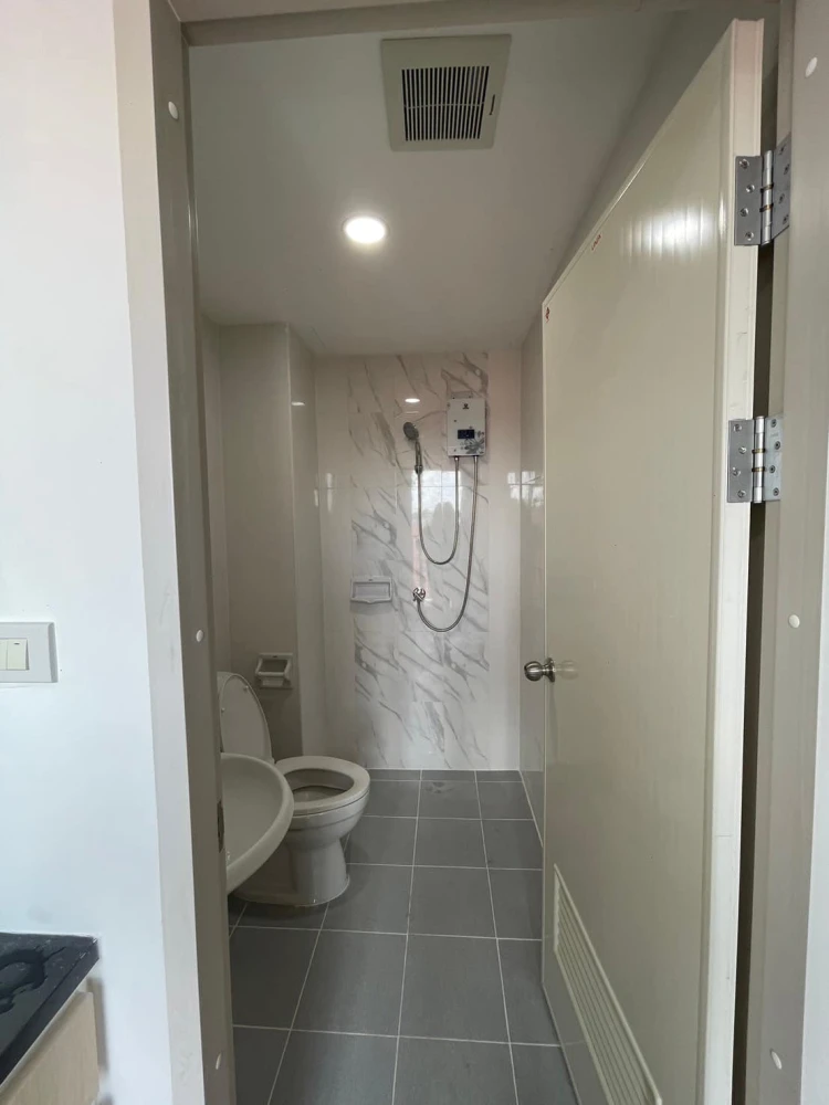 For rent: The Diamond Nawa Nakhon-Taladthai, a nice room with complete decorations. Book now!
