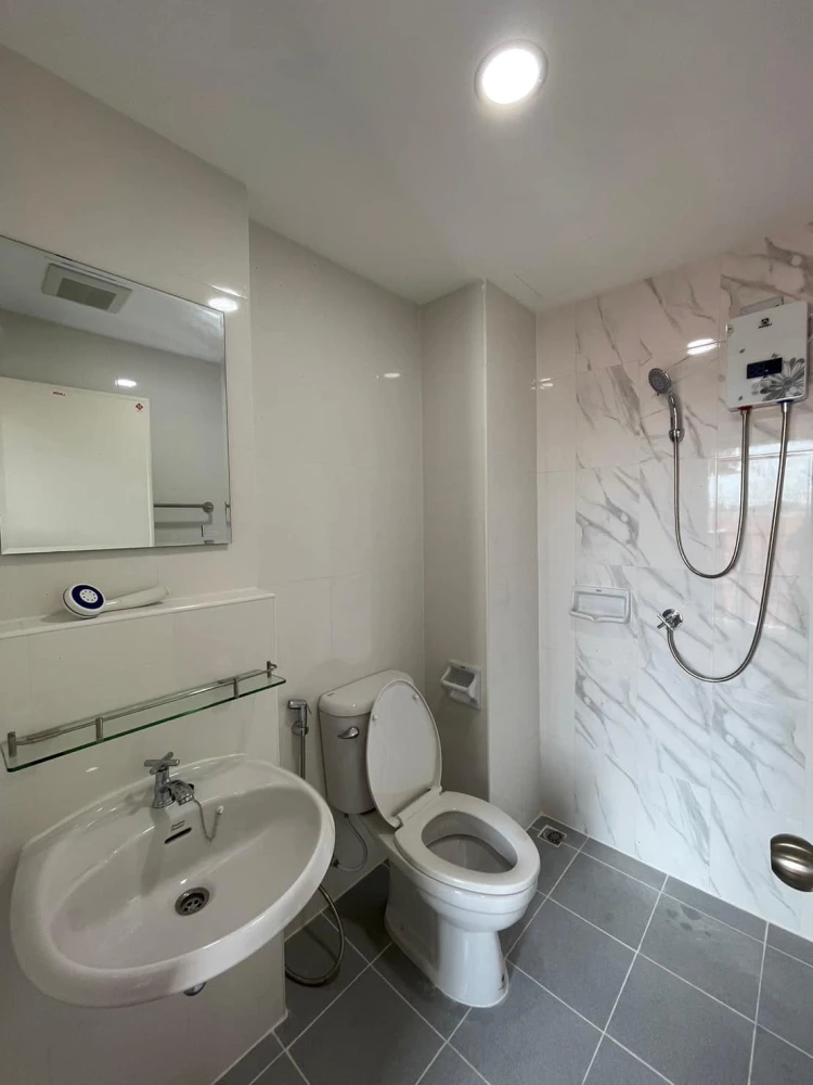 For rent: The Diamond Nawa Nakhon-Taladthai, a nice room with complete decorations. Book now!