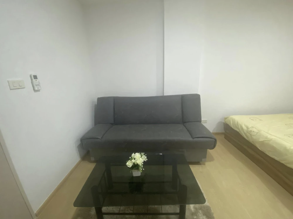 For rent: The Diamond Nawa Nakhon-Taladthai, a nice room with complete furniture at a great price. Hurry and book now!
