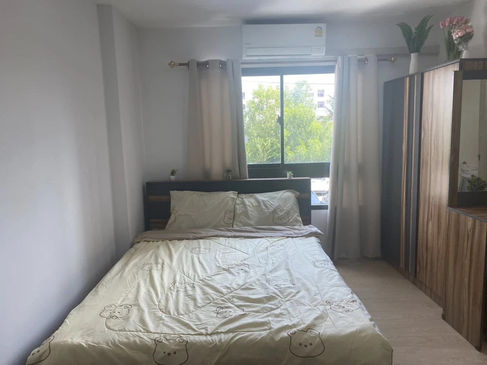 For rent: The Diamond Nawa Nakhon-Taladthai, a nice room with complete furniture at a great price. Hurry and book now!