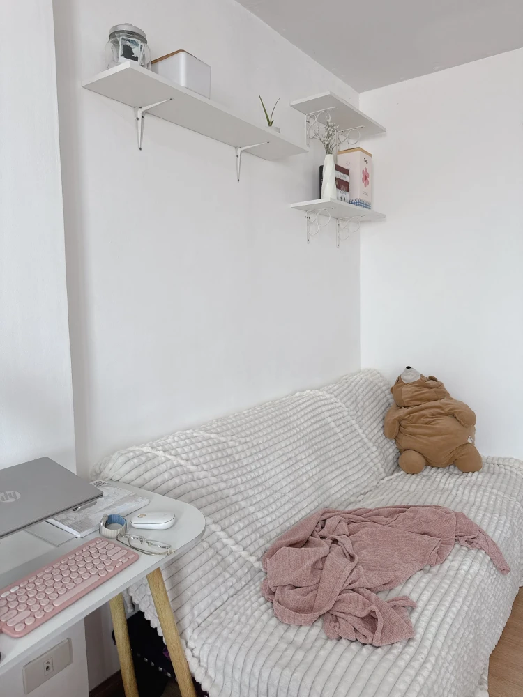 Rooms for rent at The Diamond Nawa Nakhon-Taladthai. Comfortable rooms at affordable prices, fully furnished. Book now!