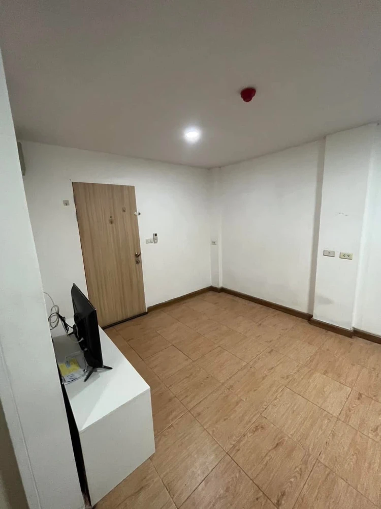 For rent: The Diamond Nawa Nakhon-Taladthai, studio room, 1st floor, affordable price, come and reserve now, hurry!