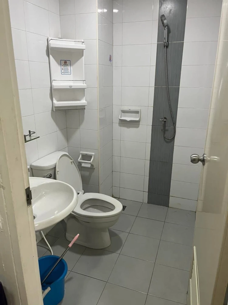 For rent: The Diamond Nawa Nakhon-Taladthai, studio room, 1st floor, affordable price, come and reserve now, hurry!