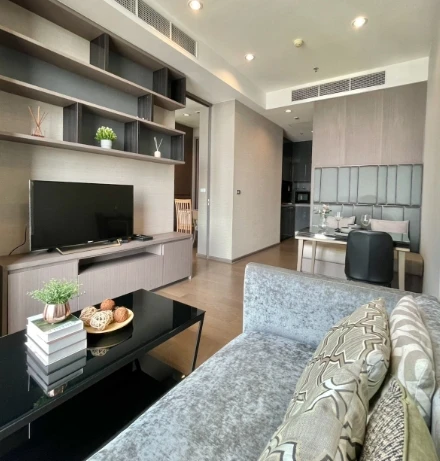 For rent: The Diplomat Sathorn, 20th floor, fully furnished, very livable. Book now, don't miss out!