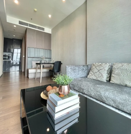 For rent: The Diplomat Sathorn, 20th floor, fully furnished, very livable. Book now, don't miss out!