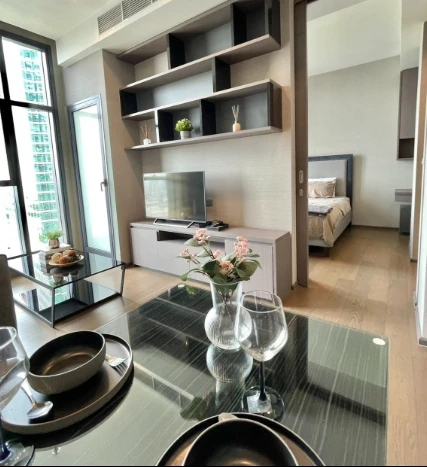 For rent: The Diplomat Sathorn, 20th floor, fully furnished, very livable. Book now, don't miss out!