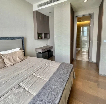 For rent: The Diplomat Sathorn, 20th floor, fully furnished, very livable. Book now, don't miss out!
