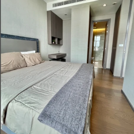 For rent: The Diplomat Sathorn, 20th floor, fully furnished, very livable. Book now, don't miss out!