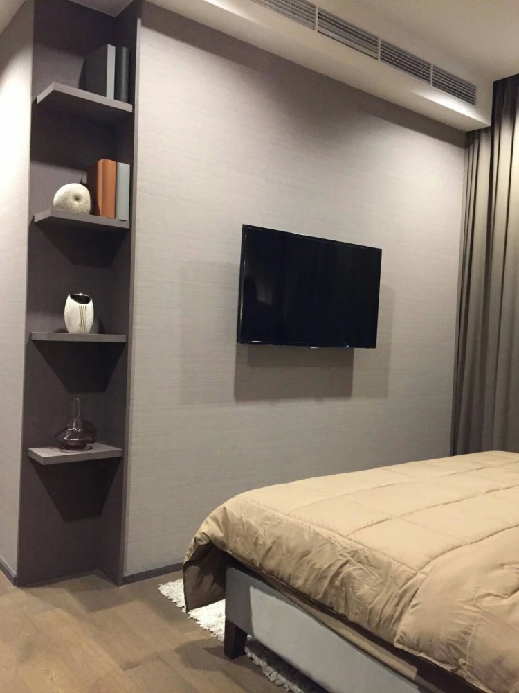For rent!! Condo The Diplomat Sathorn, a luxury condo in European style mixed with modern, Sathorn, Silom, Bangrak, next to BTS Surasak. Book now!!