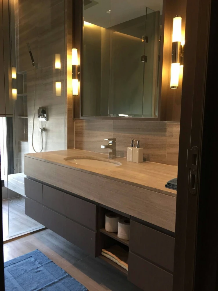 For rent!! Condo The Diplomat Sathorn, a luxury condo in European style mixed with modern, Sathorn, Silom, Bangrak, next to BTS Surasak. Book now!!