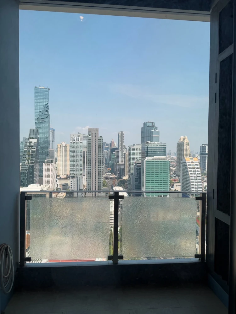 For rent: The Diplomat Sathorn. Nice unit, fully furnished with appliances. Book now! Don't miss out! +++