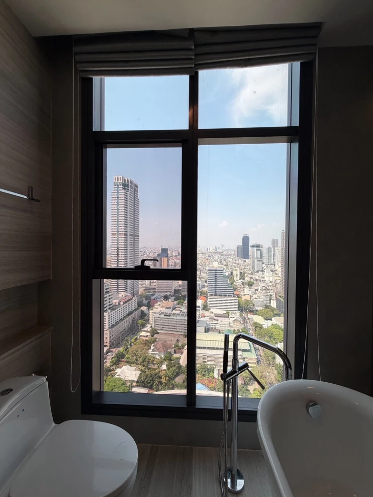 For rent: The Diplomat Sathorn. Nice unit, fully furnished with appliances. Book now! Don't miss out! +++