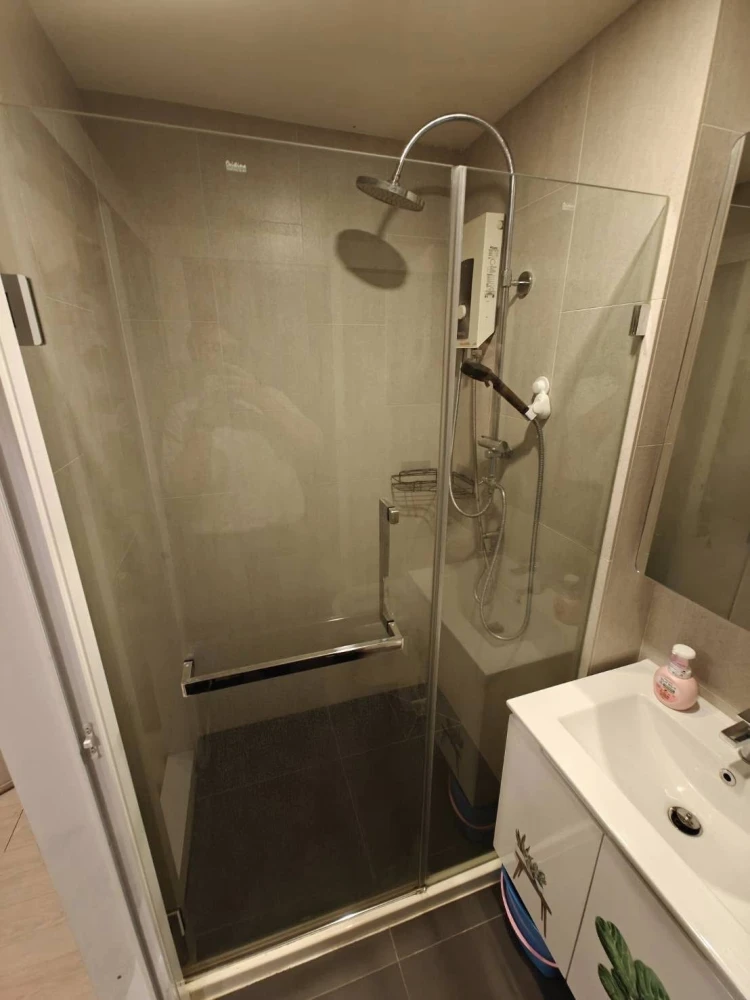 For rent: The Elegant Ladprao, 1 unit on the 8th floor. Excellent location, fully furnished, beautiful view. Book now!