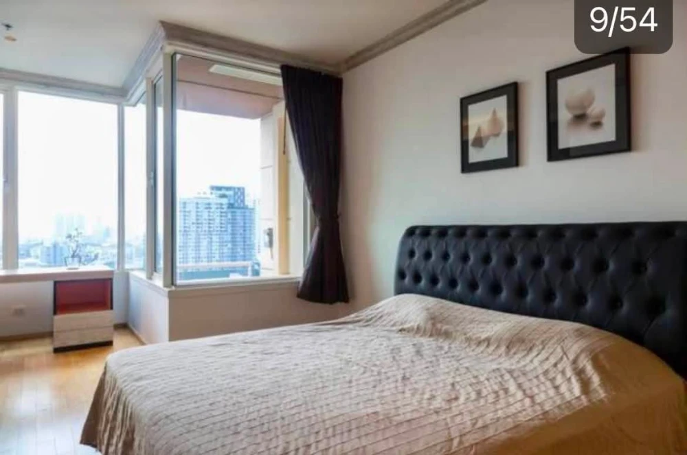 For rent: The Empire Place, spacious room with ample living space, fully furnished and ready to move in.