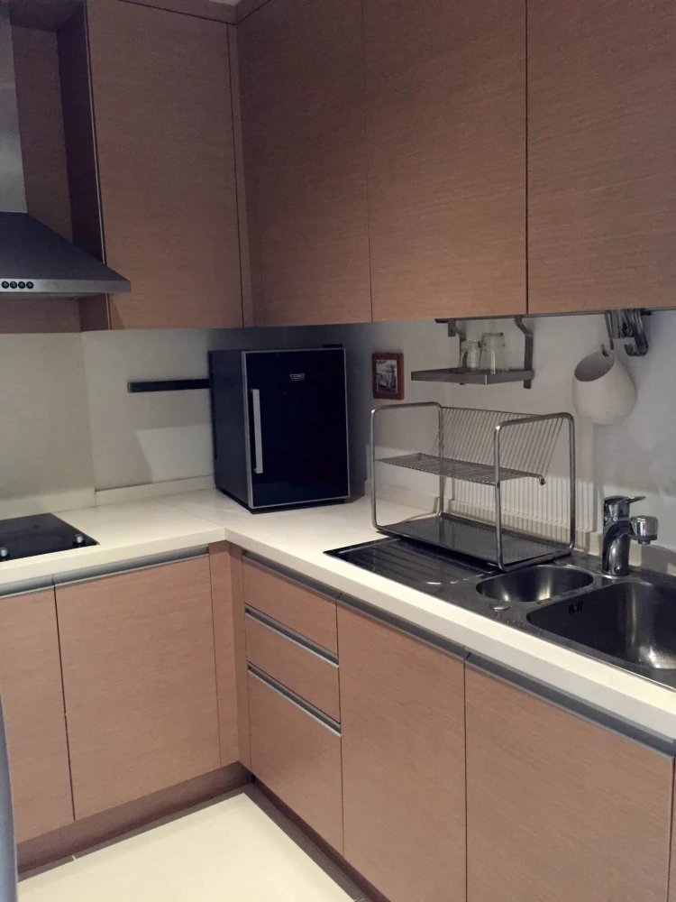 For rent: The Empire Place, spacious room with ample living space, fully furnished and ready to move in.