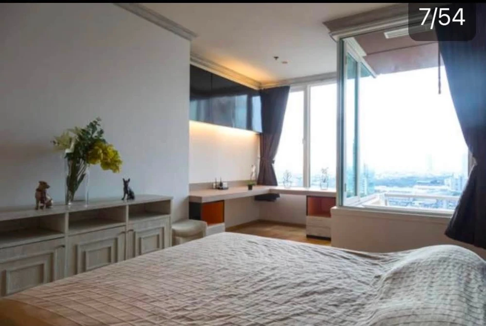 For rent: The Empire Place, spacious room with ample living space, fully furnished and ready to move in.