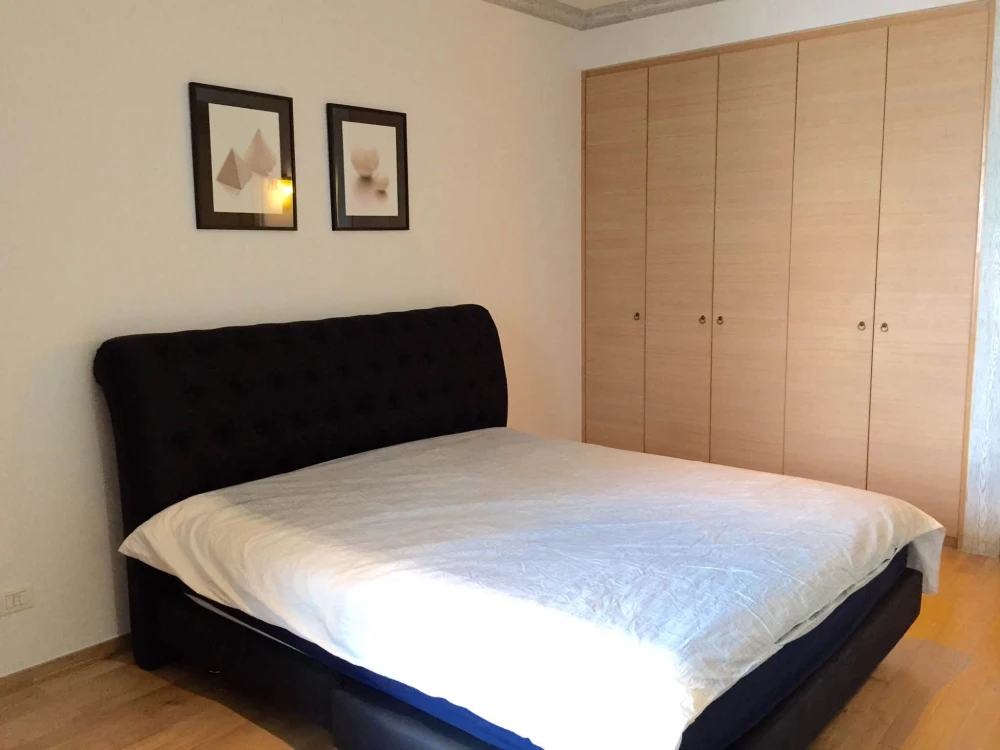For rent: The Empire Place, spacious room with ample living space, fully furnished and ready to move in.