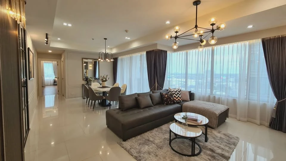 For rent: The Emporio place, 2 bedrooms, 3 bathrooms, simple but nice decoration, very livable, hurry and reserve now!