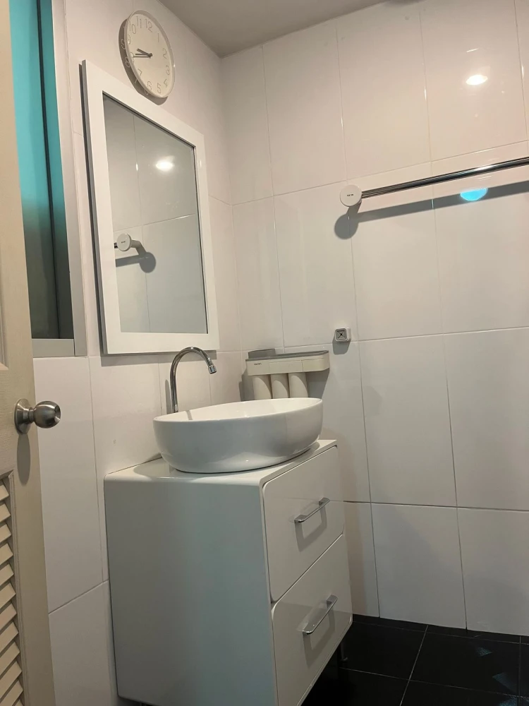 For rent: The Escape Condominium Sukhumvit 101/1, 4th floor, corner room, garden view, fully furnished, reserve now.