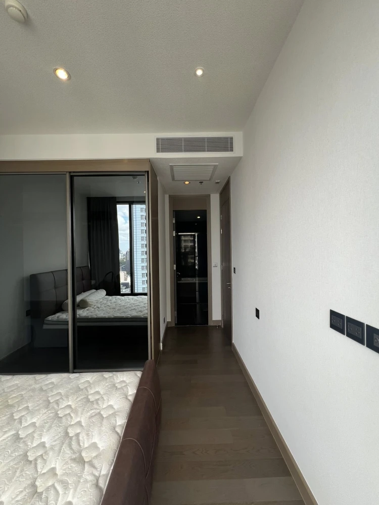 For rent: The Esse at Singha Complex, spacious room, lots of usable space, good location, great common area, beautiful view, reserve now!