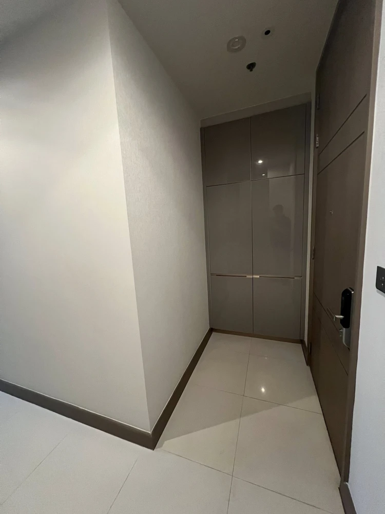 For rent: The Esse at Singha Complex, spacious room, lots of usable space, good location, great common area, beautiful view, reserve now!