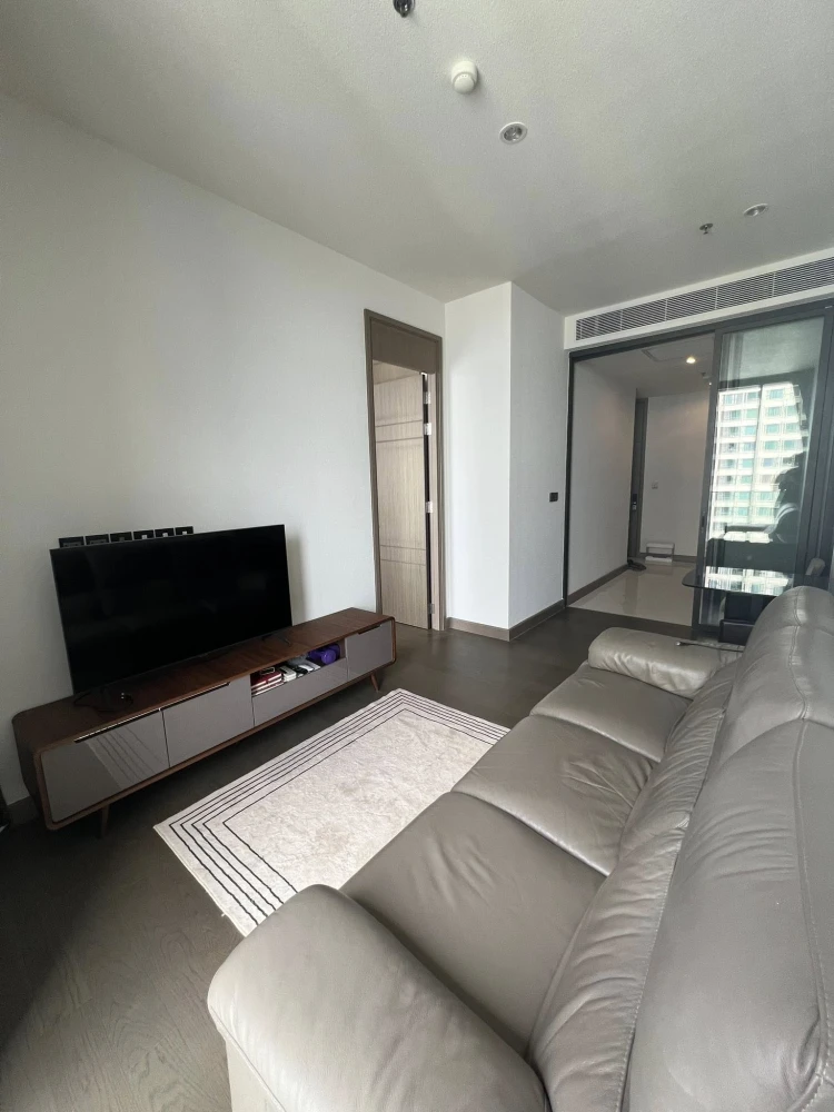 For rent: The Esse at Singha Complex, spacious room, lots of usable space, good location, great common area, beautiful view, reserve now!