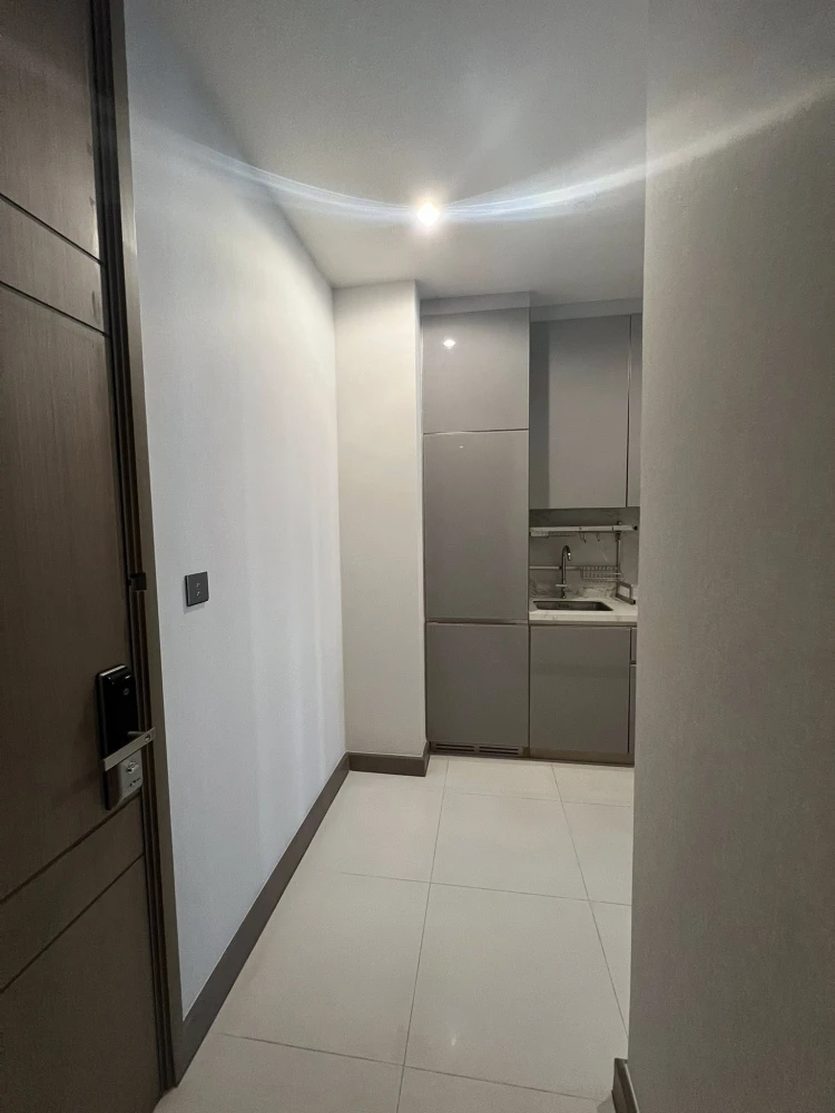 For rent: The Esse at Singha Complex, spacious room, lots of usable space, good location, great common area, beautiful view, reserve now!
