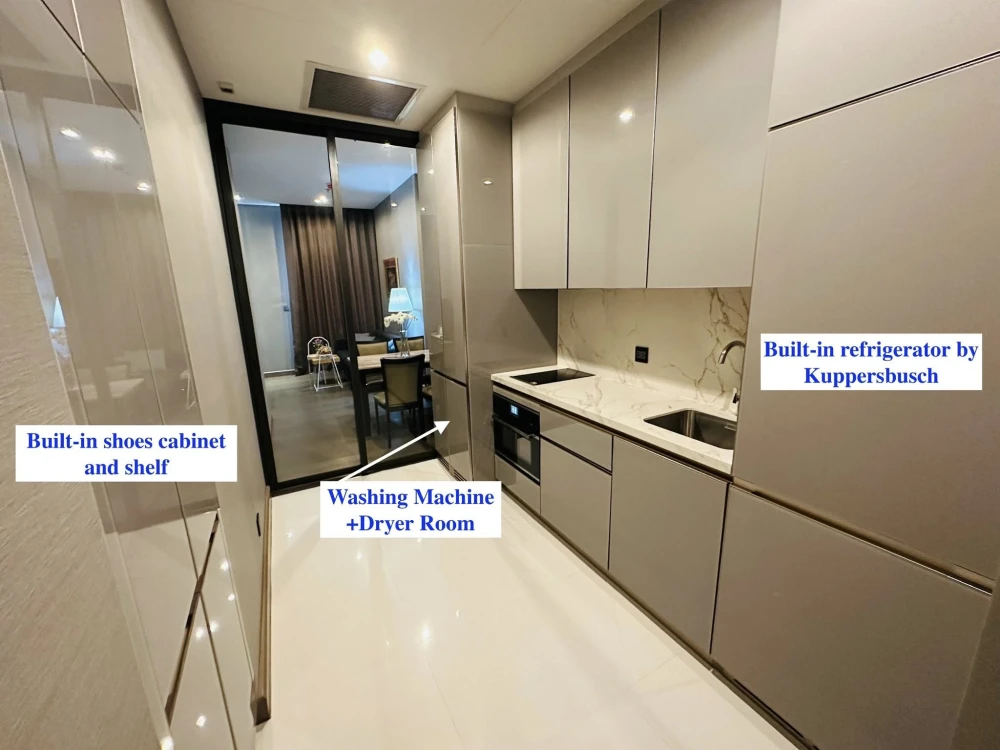 For rent: The Esse at Singha Complex, a nice room with full facilities. Just bring your own luggage and move in. You must not miss this.