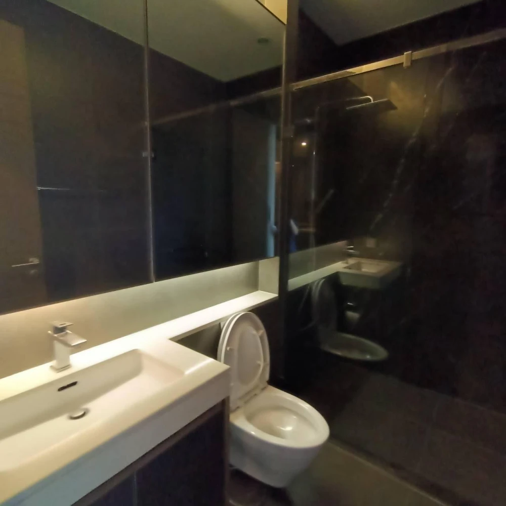 For rent: The Esse At Singha Complex, large room, lots of space, fully furnished, ready to move in