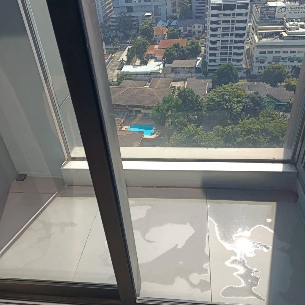 For rent: The Esse At Singha Complex, large room, lots of space, fully furnished, ready to move in