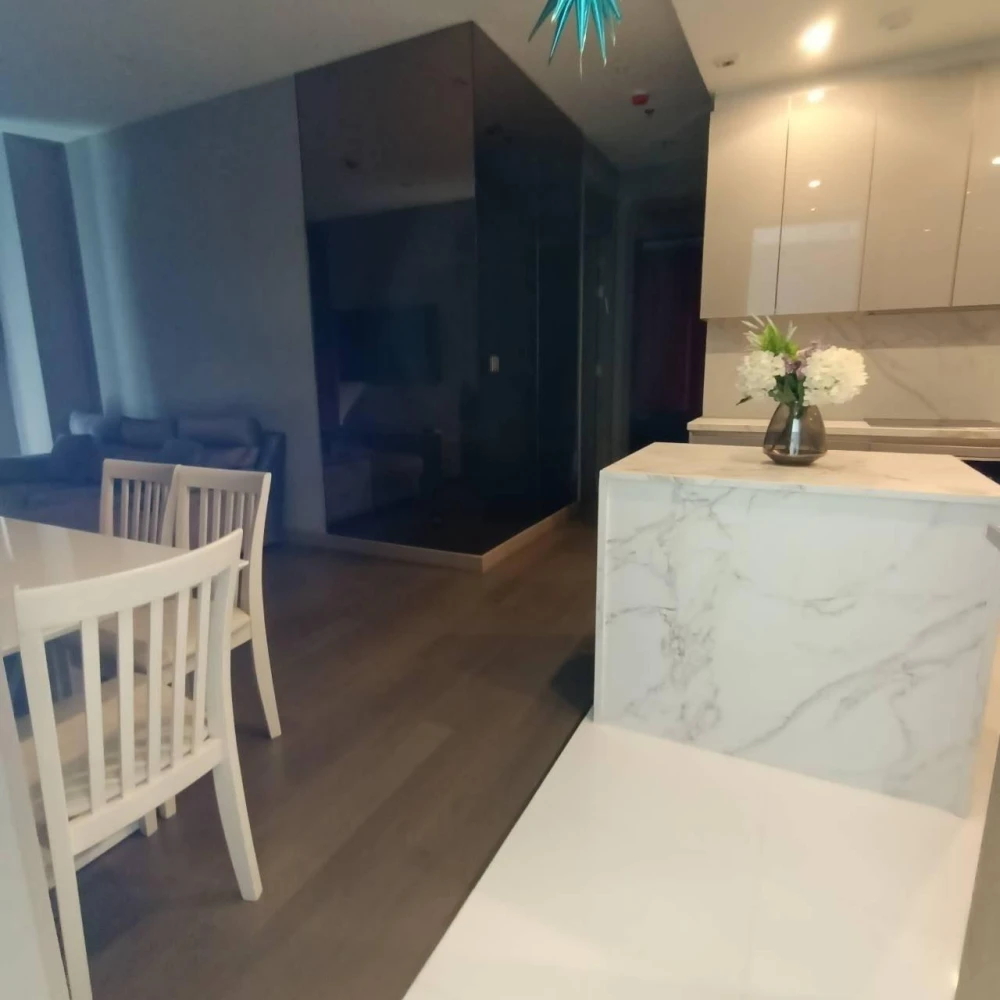 For rent: The Esse At Singha Complex, large room, lots of space, fully furnished, ready to move in
