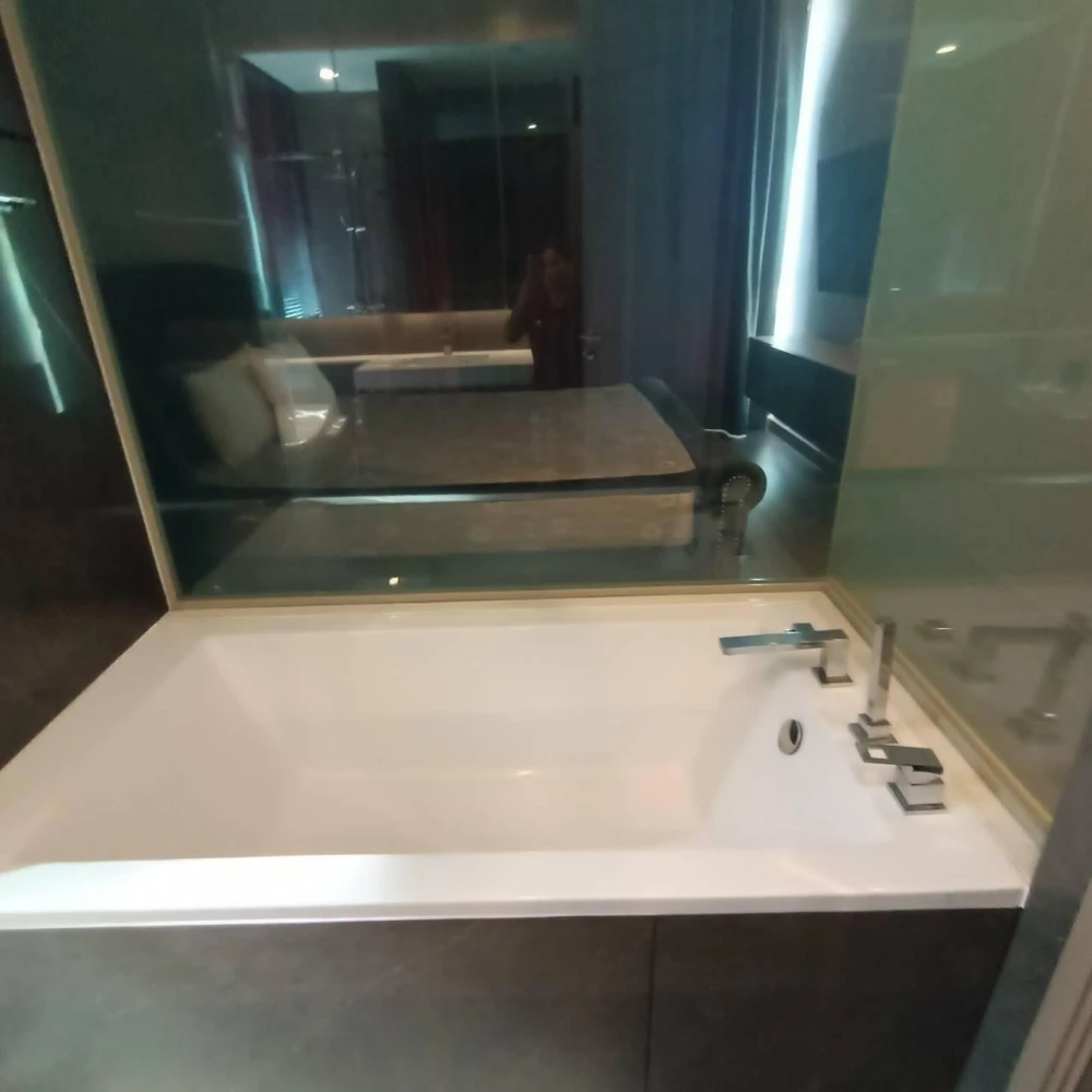 For rent: The Esse At Singha Complex, large room, lots of space, fully furnished, ready to move in