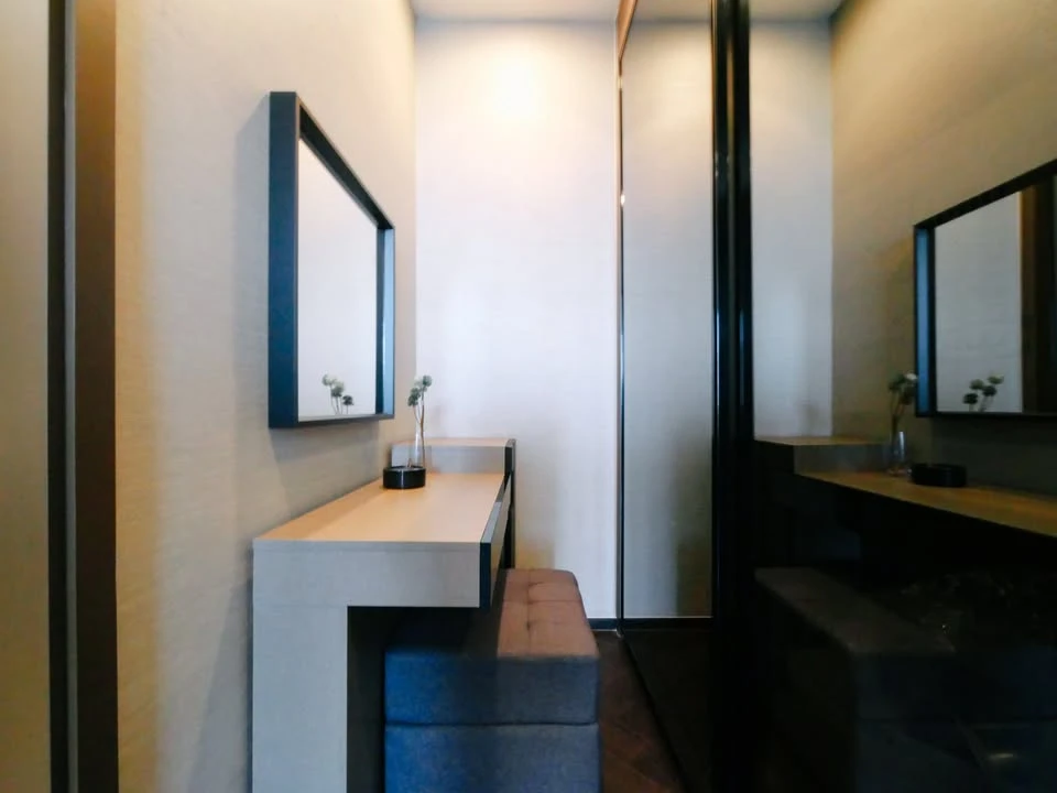 ให้เช่า The ESSE Sukhumvit 36 3 ห้องนอน 3 ห้องน้ำ ชั้นสูงมากเวอร์ ตกแต่งสวย เฟอร์นิเจอร์ เครื่องใช้ไฟฟ้าครบ วิวถนนสุขุมวิท ทองหล่อ ต้องจัดแล้ว