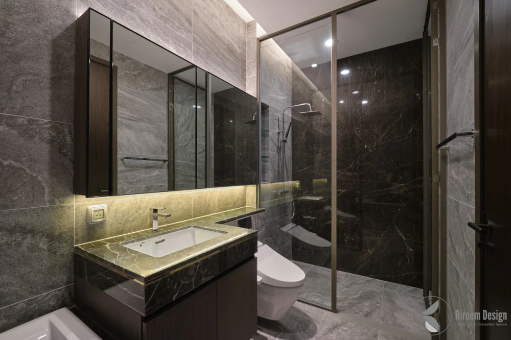 For rent: The Esse Sukhumvit 36. Beautifully furnished and ready to move in. Book now! (Quickly!)