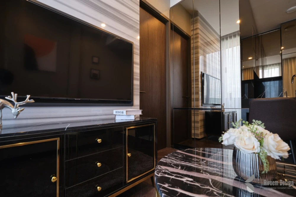 For rent: The Esse Sukhumvit 36. Beautifully furnished and ready to move in. Book now! (Quickly!)