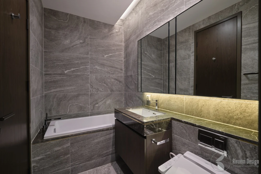For rent: The Esse Sukhumvit 36. Beautifully furnished and ready to move in. Book now! (Quickly!)