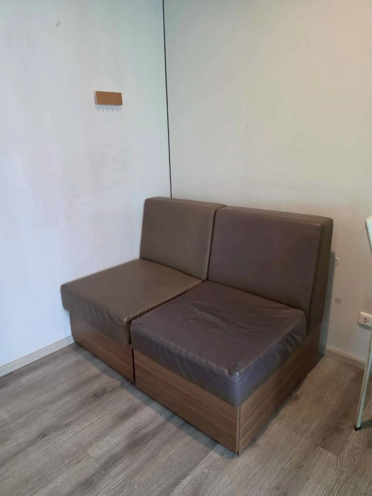 For rent: The Excel Bearing Lasalle 11. Nice room, fully furnished with appliances. Book now!